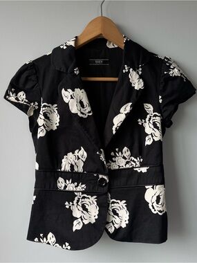 (S) SUZY Black & White Floral Short Sleeve Blazer